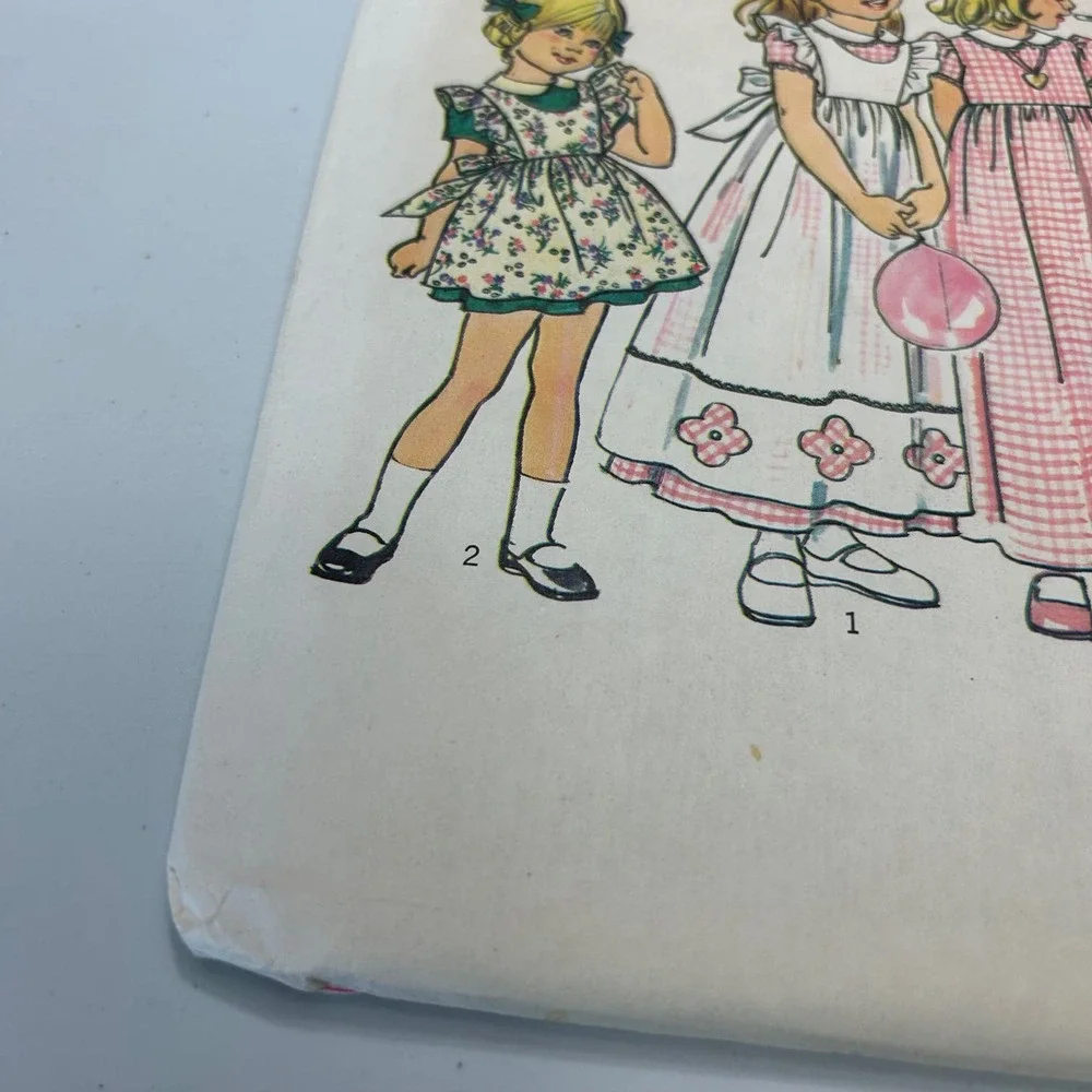 Simplicity‎ Vintage 1970's Pattern #6686 Girls Dress/Pinafore 2 Lengths Size 4